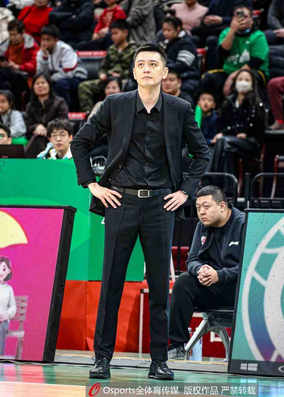 杨鸣:去年这时我应该在宜宾对阵上海 如今和拉塞尔赛场反过来了