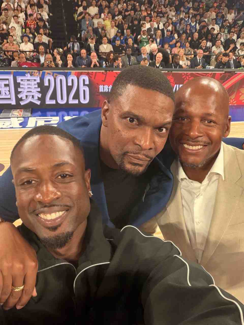 差一个詹姆斯！韦德晒与波什、雷·阿伦中国赛期间的合影